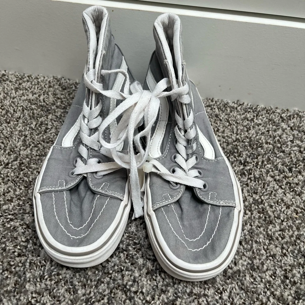 Vans Old Skool Light Gray High-Top Sneakers with White Accents. Big Kid 4Y